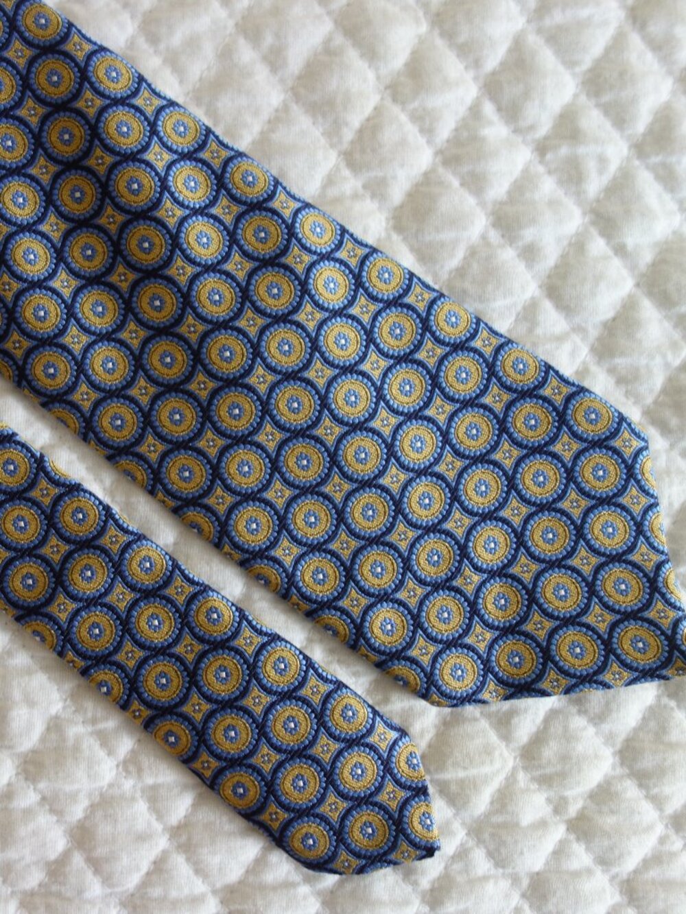 NWT $95 BROOKS BROTHERS Gold Blue Medallion Tie